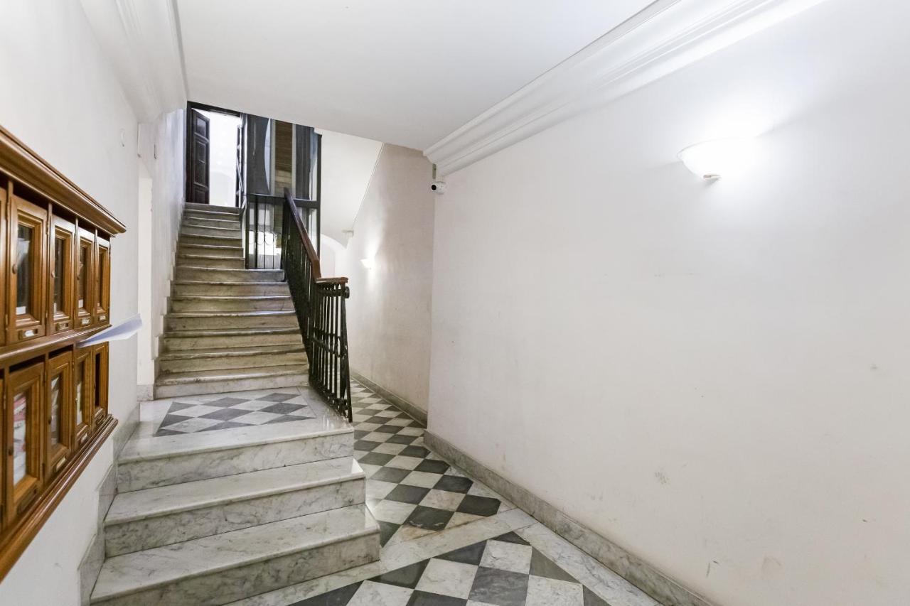 Trevi Fountain Modern Apartment Rome Exterior photo
